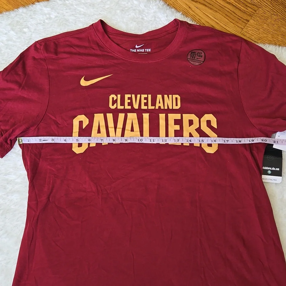Nike Cleveland Cavaliers T-Shirt, Mens Medium, New With Tags